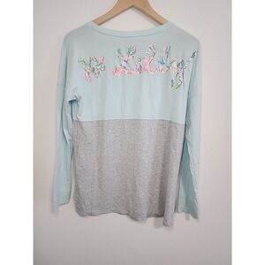 Lilly Pulitzer Finn Top in Light Blue / Grey Logo On‎ Back Long sleeve XS